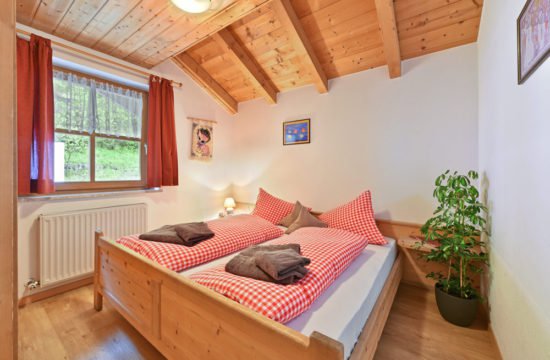 ferienwohnung-ortler-massiv-schlafzimmer2